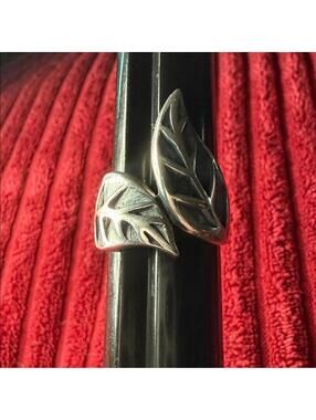 Sterling Silver Leaf Ring